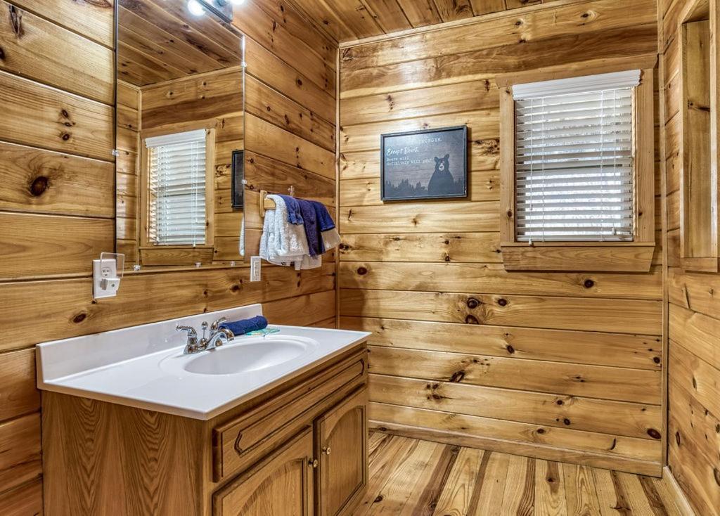 Wilderness Lodge, Hot Tub, Game Room, Pool Access, 1089 Free Tickets Each Paid Day, Dollywood And M Sevierville Kültér fotó
