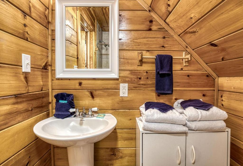 Wilderness Lodge, Hot Tub, Game Room, Pool Access, 1089 Free Tickets Each Paid Day, Dollywood And M Sevierville Kültér fotó